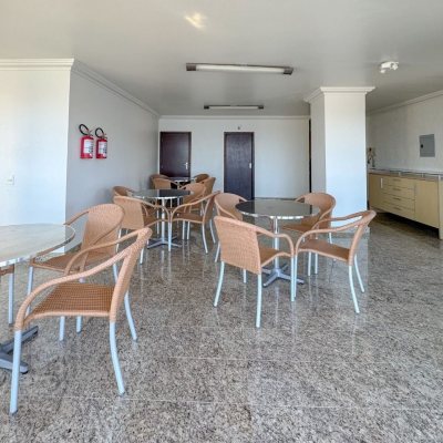 Apartamentos com 130m², 3 quartos, 2 suítes, 2 garagens, no bairro Coqueiros em Florianópolis