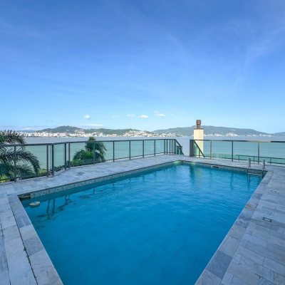 Apartamentos com 130m², 3 quartos, 2 suítes, 2 garagens, no bairro Coqueiros em Florianópolis
