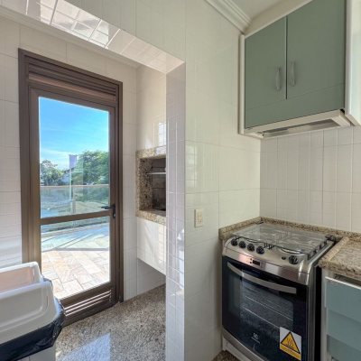 Apartamentos com 130m², 3 quartos, 2 suítes, 2 garagens, no bairro Coqueiros em Florianópolis