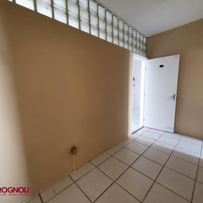 Sala com 27m², no bairro Centro em Florianópolis
