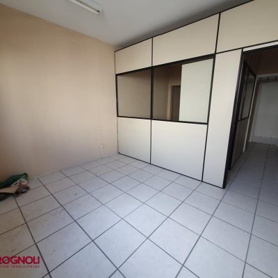 Sala com 27m², no bairro Centro em Florianópolis