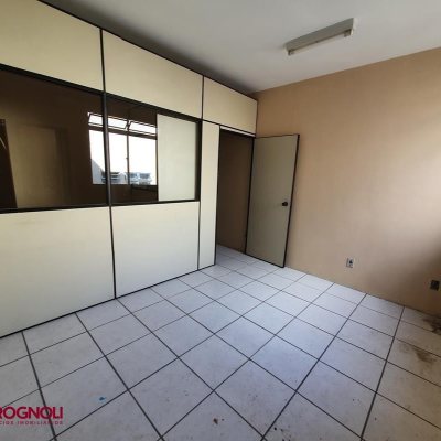Sala com 27m², no bairro Centro em Florianópolis