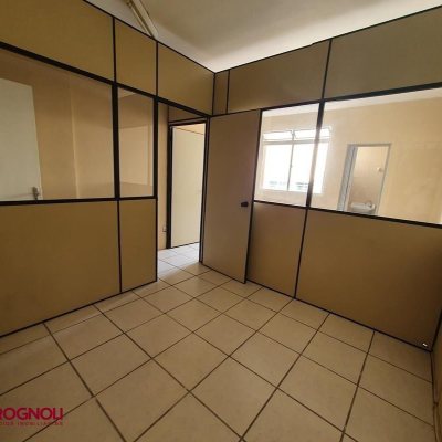 Sala com 27m², no bairro Centro em Florianópolis