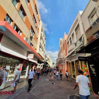 Sala com 27m², no bairro Centro em Florianópolis