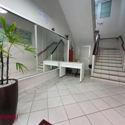 Sala com 27m², no bairro Centro em Florianópolis