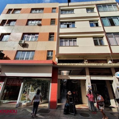 Sala com 27m², no bairro Centro em Florianópolis