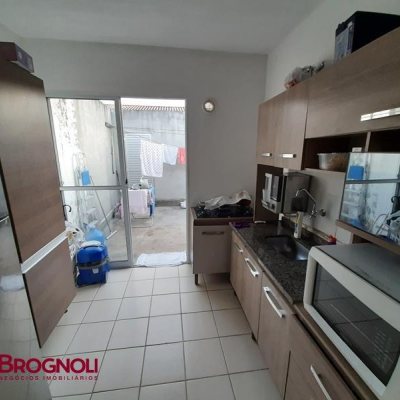 Casa em Condomínio com 51m², 3 quartos, 2 garagens, no bairro Bela Vista em Palhoça