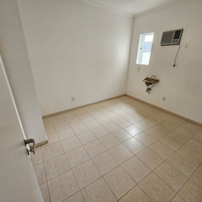 Casa Comercial com 198m², no bairro Centro em Florianópolis