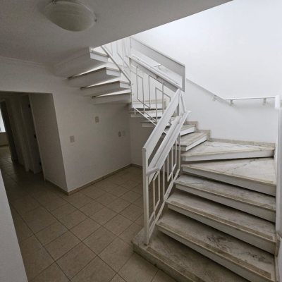 Casa Comercial com 198m², no bairro Centro em Florianópolis