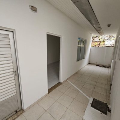 Casa Comercial com 198m², no bairro Centro em Florianópolis
