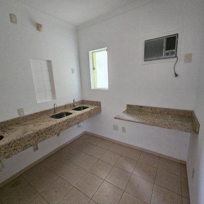 Casa Comercial com 198m², no bairro Centro em Florianópolis
