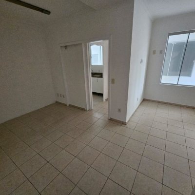 Casa Comercial com 198m², no bairro Centro em Florianópolis