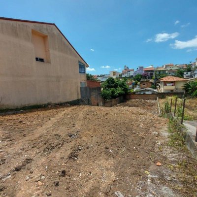 Terreno Comercial/Residencial com 449m², no bairro Barreiros em São José