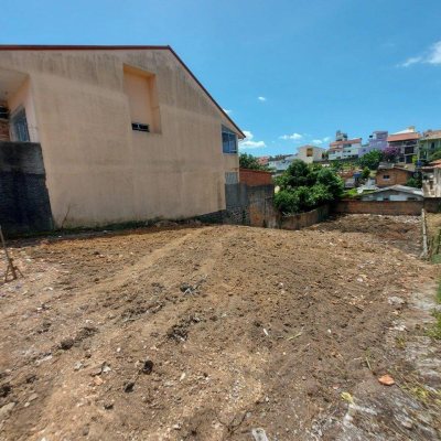 Terreno Comercial/Residencial com 449m², no bairro Barreiros em São José