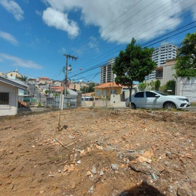 Terreno Comercial/Residencial com 449m², no bairro Barreiros em São José