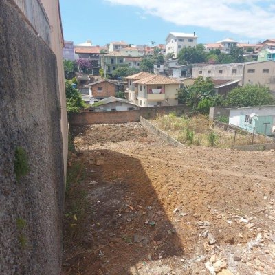 Terreno Comercial/Residencial com 449m², no bairro Barreiros em São José