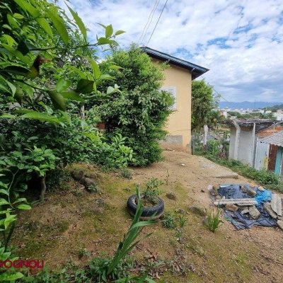 Casa Residencial com 55m², 2 quartos, 4 garagens, no bairro São Luiz em São José