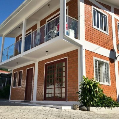 Casa Residencial/Comercial com 320m², no bairro Canasvieiras em Florianópolis