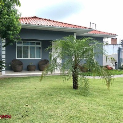 Casa Residencial/Comercial com 320m², no bairro Canasvieiras em Florianópolis