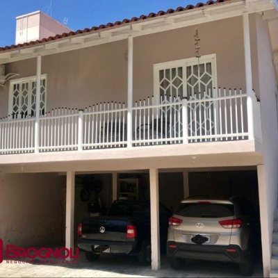 Casa Residencial/Comercial com 320m², no bairro Canasvieiras em Florianópolis