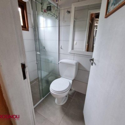 Casa Residencial com 300m², 3 quartos, 2 suítes, 2 garagens, no bairro Sambaqui em Florianópolis