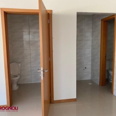 Predio com 600m², 8 garagens, no bairro Centro em Florianópolis