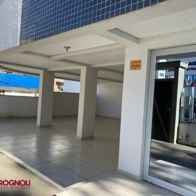 Predio com 600m², 8 garagens, no bairro Centro em Florianópolis