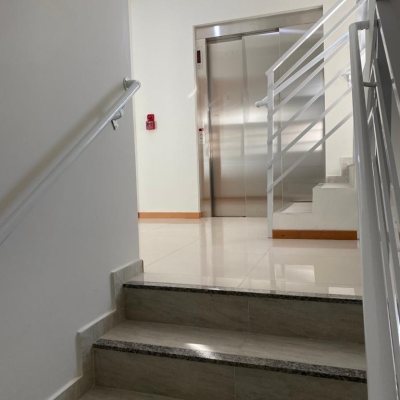 Predio com 600m², 8 garagens, no bairro Centro em Florianópolis