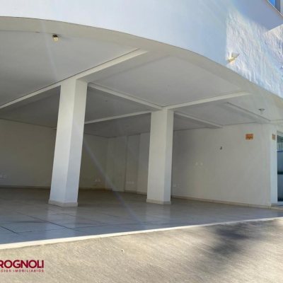Predio com 600m², 8 garagens, no bairro Centro em Florianópolis