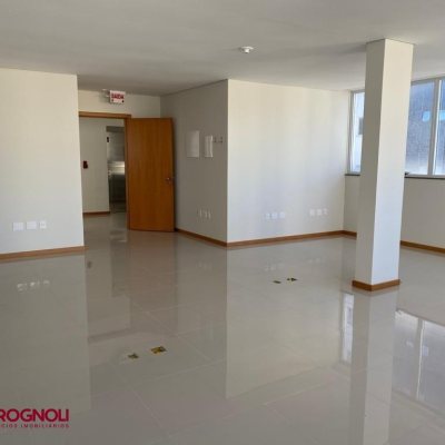 Predio com 600m², 8 garagens, no bairro Centro em Florianópolis