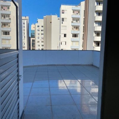 Predio com 600m², 8 garagens, no bairro Centro em Florianópolis
