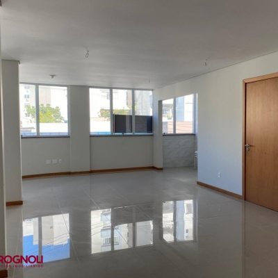 Predio com 600m², 8 garagens, no bairro Centro em Florianópolis
