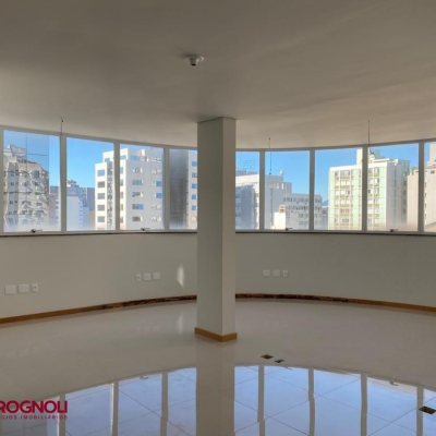 Predio com 600m², 8 garagens, no bairro Centro em Florianópolis