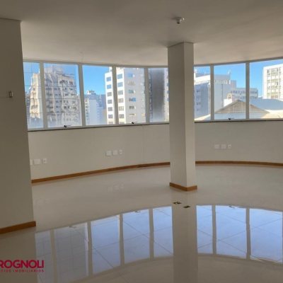 Predio com 600m², 8 garagens, no bairro Centro em Florianópolis