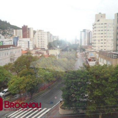 Sala com 336m², 6 garagens, no bairro Centro em Florianópolis