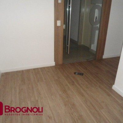 Sala com 336m², 6 garagens, no bairro Centro em Florianópolis