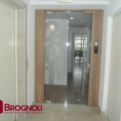 Sala com 336m², 6 garagens, no bairro Centro em Florianópolis