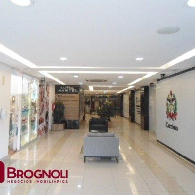 Sala com 336m², 6 garagens, no bairro Centro em Florianópolis