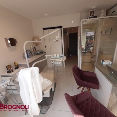 Sala com 25m², no bairro Centro em Florianópolis