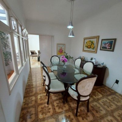 Casa Residencial com 323m², 4 quartos, 1 suíte, 3 garagens, no bairro Barreiros em São José