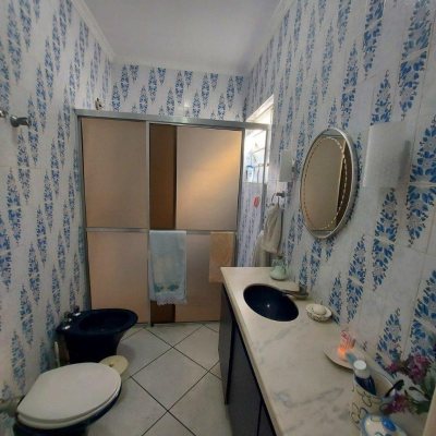 Casa Residencial com 323m², 4 quartos, 1 suíte, 3 garagens, no bairro Barreiros em São José