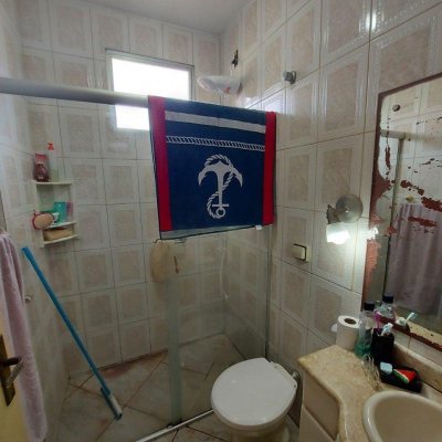 Casa Residencial com 323m², 4 quartos, 1 suíte, 3 garagens, no bairro Barreiros em São José