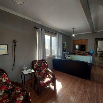 Casa Residencial com 323m², 4 quartos, 1 suíte, 3 garagens, no bairro Barreiros em São José