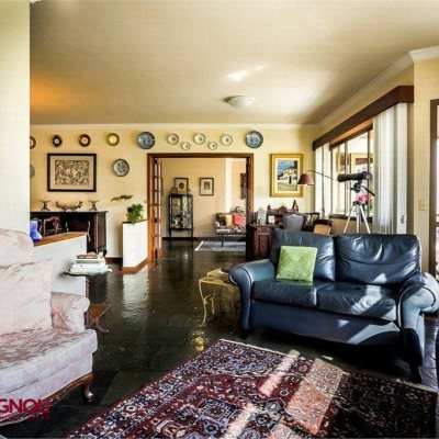 Apartamentos com 264m², 4 quartos, 3 suítes, 2 garagens, no bairro Agronômica em Florianópolis