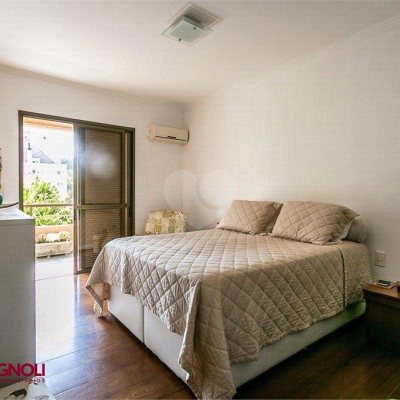 Apartamentos com 264m², 4 quartos, 3 suítes, 2 garagens, no bairro Agronômica em Florianópolis