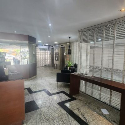 Sala com 136m², 3 garagens, no bairro Centro em Florianópolis