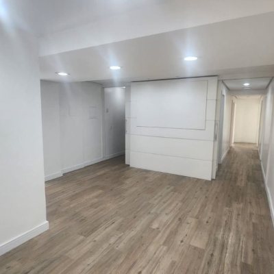 Sala com 136m², 3 garagens, no bairro Centro em Florianópolis