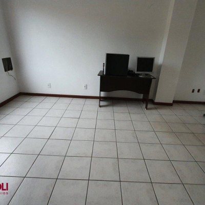 Casa Residencial/Comercial com 314m², 3 garagens, no bairro Saco Dos Limões em Florianópolis