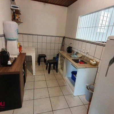 Casa Residencial/Comercial com 314m², 3 garagens, no bairro Saco Dos Limões em Florianópolis
