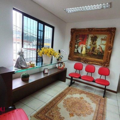 Casa Residencial/Comercial com 314m², 3 garagens, no bairro Saco Dos Limões em Florianópolis